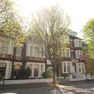 the-courtlands-hotel.brighton-hotels-england.com/